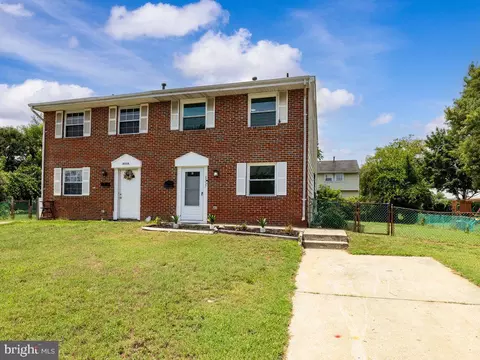8537 Neptune Dr, Pasadena, MD 21122