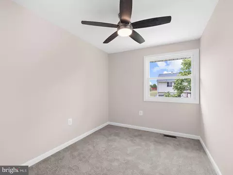 Bedroom - 8537 Neptune Dr, Pasadena, MD 21122 photo 4 of 6