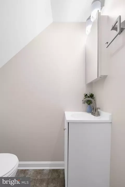 Bath - 8537 Neptune Dr, Pasadena, MD 21122 photo 1 of 3