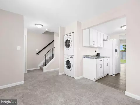 Entry Way - 8537 Neptune Dr, Pasadena, MD 21122 photo 2 of 2