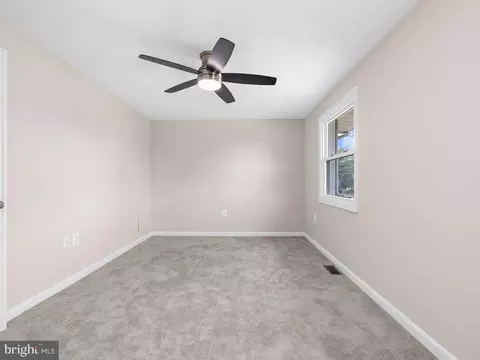 Bedroom - 8537 Neptune Dr, Pasadena, MD 21122 photo 2 of 6