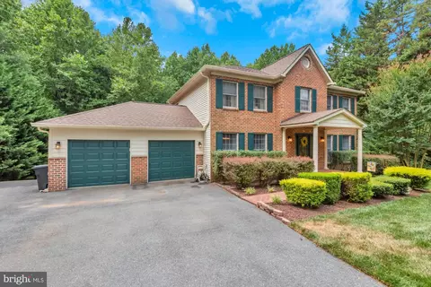 Exterior - 319 Greenridge Dr, Dunkirk, MD 20754 photo 4 of 19
