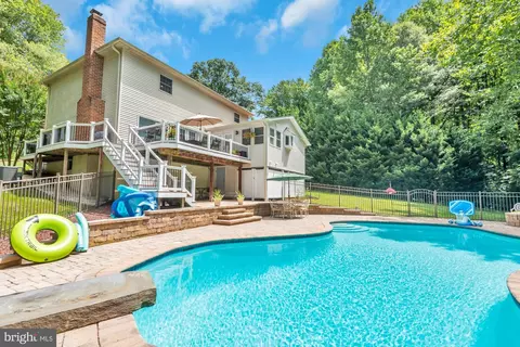 Exterior - 319 Greenridge Dr, Dunkirk, MD 20754 photo 10 of 19