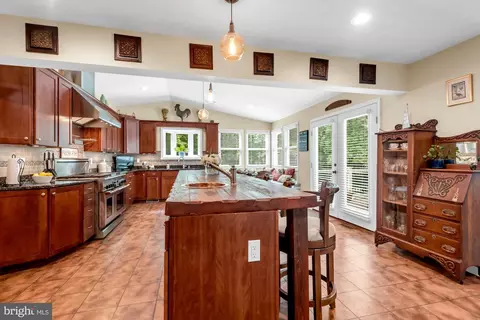 Kitchen - 319 Greenridge Dr, Dunkirk, MD 20754 photo 6 of 9