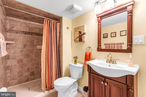 Bath - 319 Greenridge Dr, Dunkirk, MD 20754 photo 8 of 8