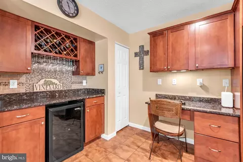 Kitchen - 319 Greenridge Dr, Dunkirk, MD 20754 photo 8 of 9