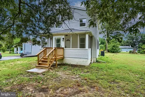 7811 Chesapeake Rd, Pasadena, MD 21122 photo 2