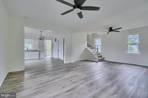 7811 Chesapeake Rd, Pasadena, MD 21122 photo 9