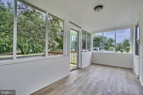 7811 Chesapeake Rd, Pasadena, MD 21122 photo 5