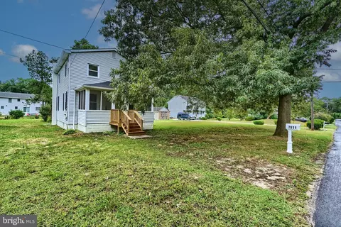 7811 Chesapeake Rd, Pasadena, MD 21122 photo 3