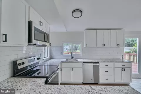 7811 Chesapeake Rd, Pasadena, MD 21122 photo 15