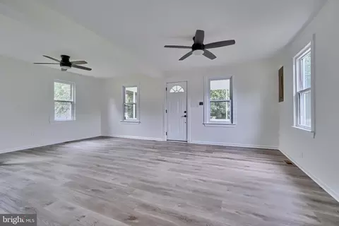 7811 Chesapeake Rd, Pasadena, MD 21122 photo 7