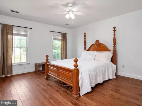 Bedroom - 3437 Monarch Dr, Edgewater, MD 21037 photo 1 of 10