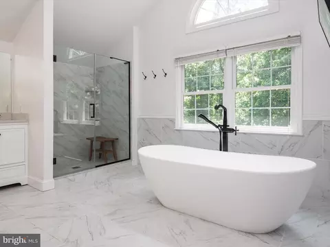 Bath - 3437 Monarch Dr, Edgewater, MD 21037 photo 5 of 7