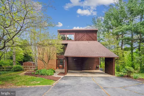 Exterior - 1552 Park Ln, Pasadena, MD 21122 photo 1 of 1