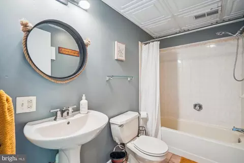 Bath - 1552 Park Ln, Pasadena, MD 21122 photo 2 of 2
