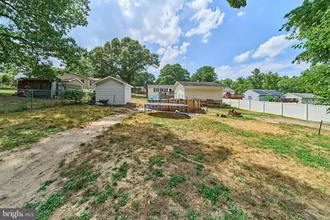 Exterior - 1818 Cedar Dr, Severn, MD 21144 photo 22 of 28