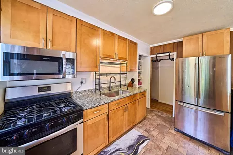 Kitchen - 1818 Cedar Dr, Severn, MD 21144 photo 6 of 8