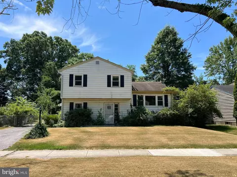 390 Hilltop Ln, Annapolis, MD 21403