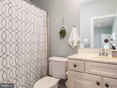 Bath - 1914 Eamons Way, Annapolis, MD 21401 photo 4 of 6