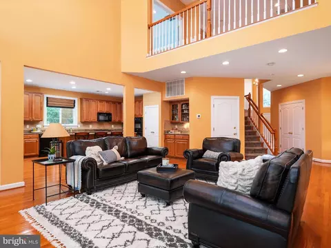 Living - 1914 Eamons Way, Annapolis, MD 21401 photo 3 of 5