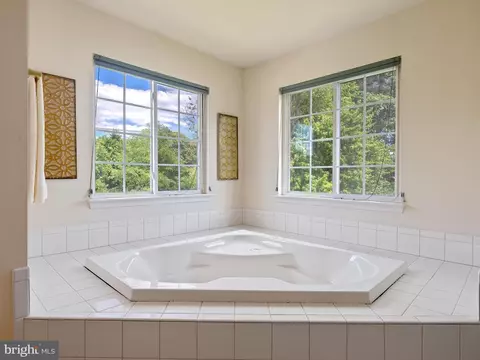 8024 Flora Ln, Pasadena, MD 21122 photo 30