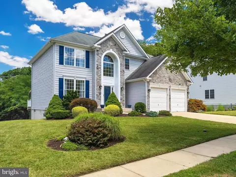 8024 Flora Ln, Pasadena, MD 21122 photo 4