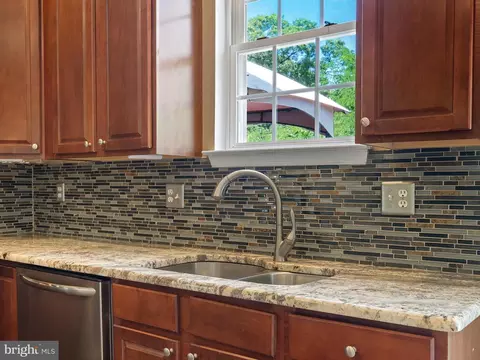 8024 Flora Ln, Pasadena, MD 21122 photo 15