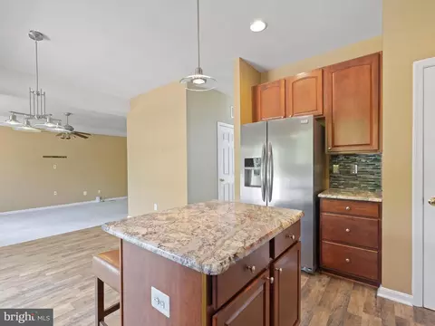 8024 Flora Ln, Pasadena, MD 21122 photo 12