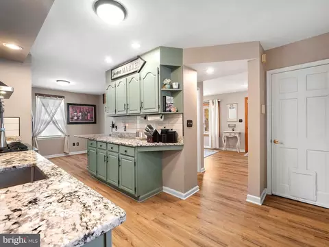 Entry Way - 204 Hillcrest Rd, Pasadena, MD 21122 photo 1 of 2