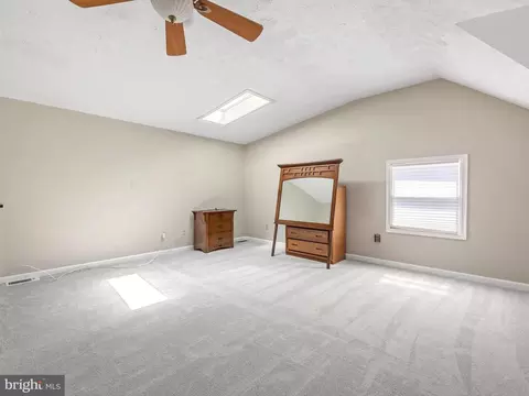 Bedroom - 204 Hillcrest Rd, Pasadena, MD 21122 photo 4 of 5