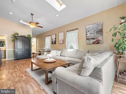Living - 204 Hillcrest Rd, Pasadena, MD 21122 photo 1 of 1