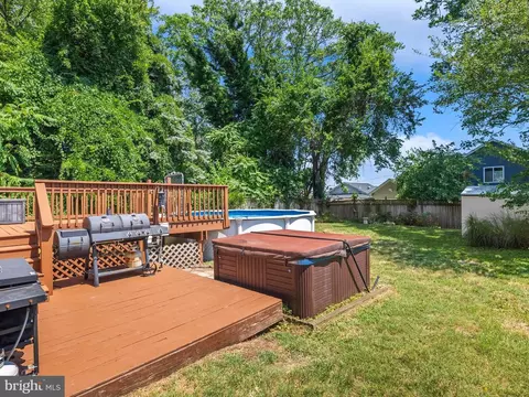 Exterior - 204 Hillcrest Rd, Pasadena, MD 21122 photo 3 of 8