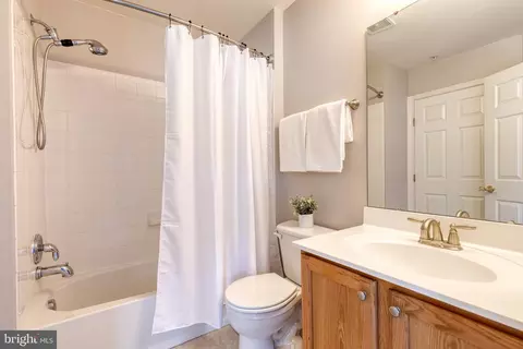 Bath - 1503 Martock Ln, Hanover, MD 21076 photo 3 of 3