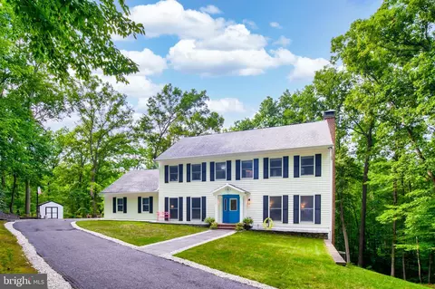 2902 S Lake Dr, Davidsonville, MD 21035
