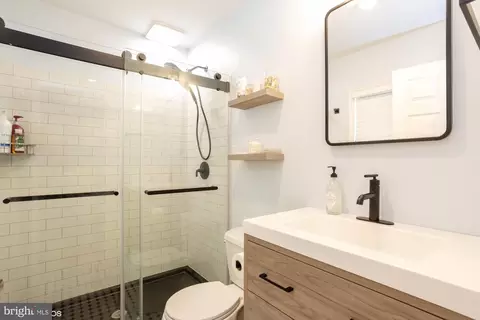 Bath - 602 Edwards Rd, Annapolis, MD 21409 photo 2 of 4