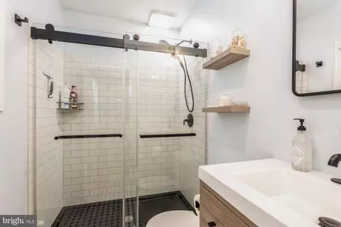 Bath - 602 Edwards Rd, Annapolis, MD 21409 photo 1 of 4