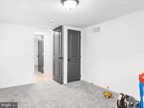 Entry Way - 1 Elm Rd, Riva, MD 21140 photo 2 of 8