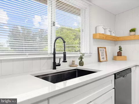 Kitchen - 1 Elm Rd, Riva, MD 21140 photo 5 of 5