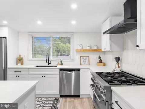 Kitchen - 1 Elm Rd, Riva, MD 21140 photo 3 of 5