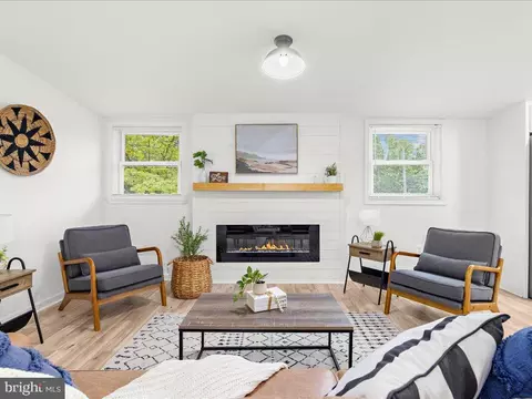 Living - 1 Elm Rd, Riva, MD 21140 photo 1 of 2