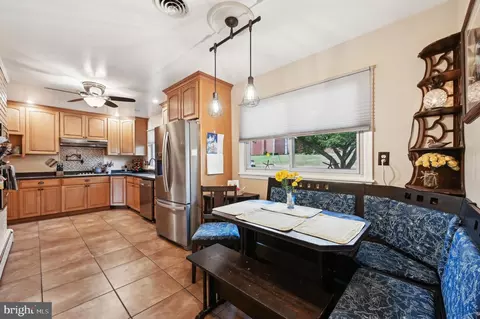 Kitchen - 527 Higgins Dr, Odenton, MD 21113 photo 2 of 3
