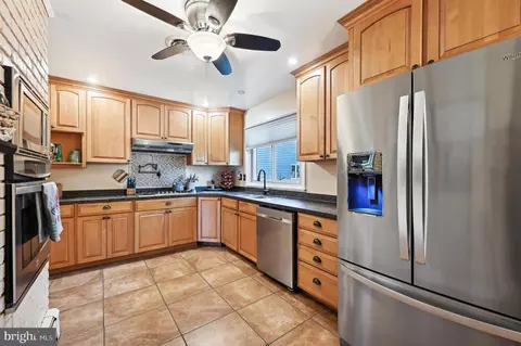 Kitchen - 527 Higgins Dr, Odenton, MD 21113 photo 1 of 3