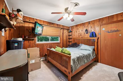 Bedroom - 527 Higgins Dr, Odenton, MD 21113 photo 4 of 11