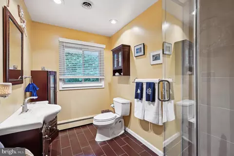 Bath - 527 Higgins Dr, Odenton, MD 21113 photo 3 of 6