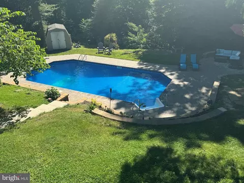 Exterior - 527 Higgins Dr, Odenton, MD 21113 photo 5 of 6