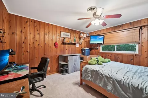 Bedroom - 527 Higgins Dr, Odenton, MD 21113 photo 5 of 11