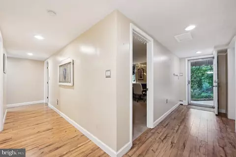 Entry Way - 527 Higgins Dr, Odenton, MD 21113 photo 2 of 7