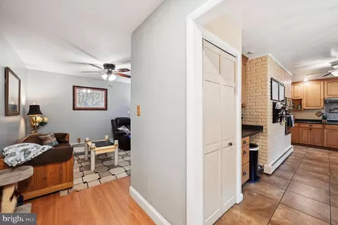 Entry Way - 527 Higgins Dr, Odenton, MD 21113 photo 5 of 7