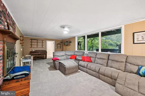 Living - 527 Higgins Dr, Odenton, MD 21113 photo 1 of 3